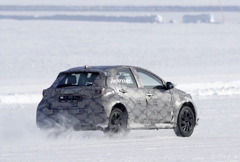 Toyota B-SUV: le foto spia