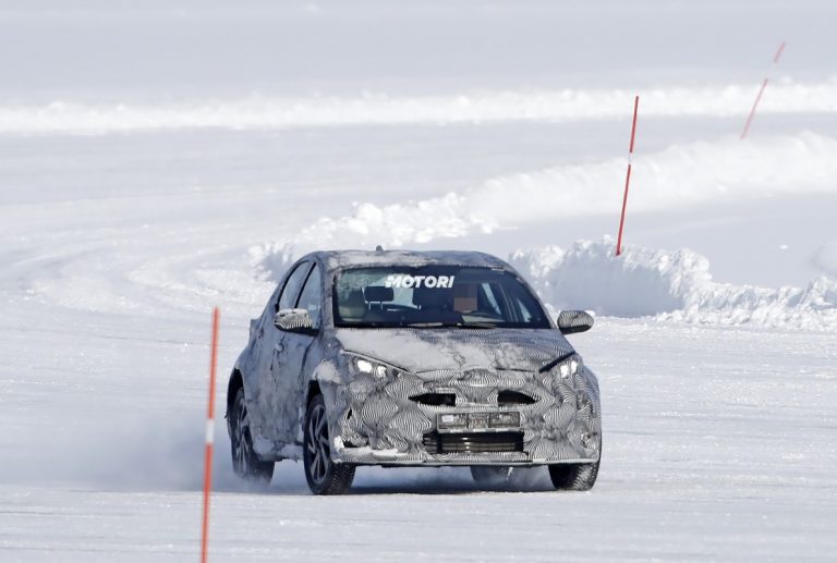 Toyota B-SUV: le foto spia