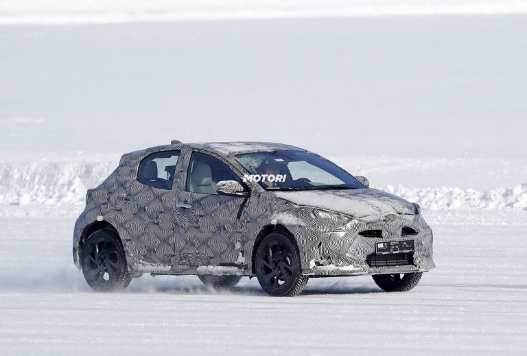 Toyota B-SUV: le foto spia