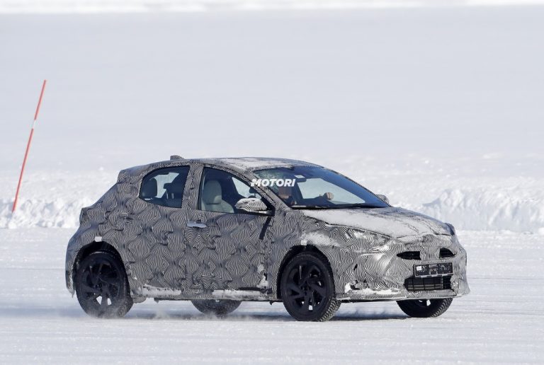 Toyota B-SUV: le foto spia