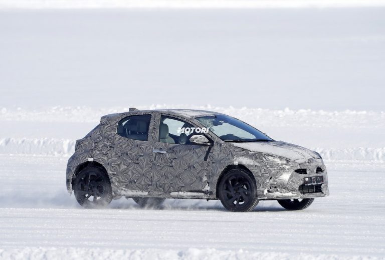 Toyota B-SUV: le foto spia