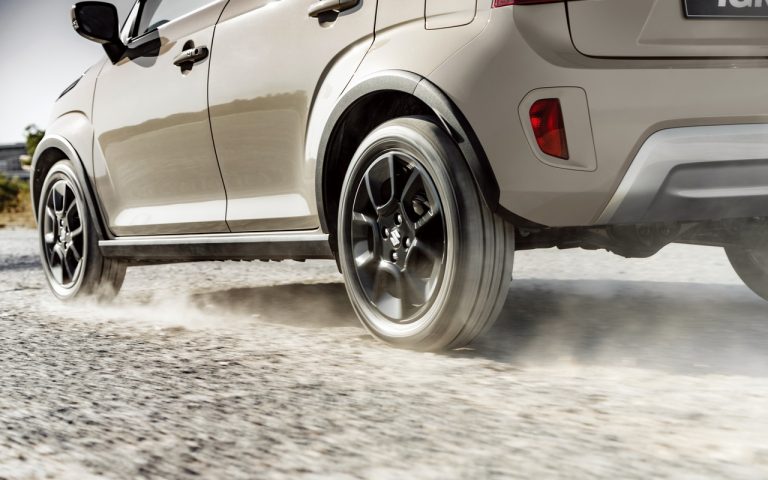 Suzuki Ignis Hybrid restyling: immagini ufficiali