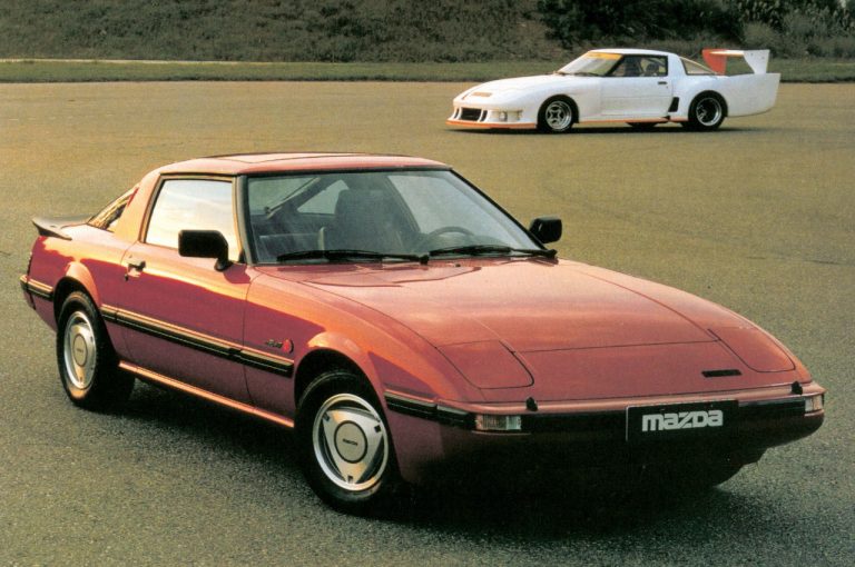 Mazda RX-7 1991-2002: la storia e la tecnica nelle immagini