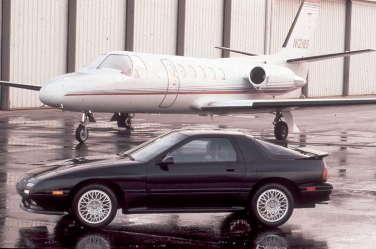 Mazda RX-7 1991-2002: la storia e la tecnica nelle immagini