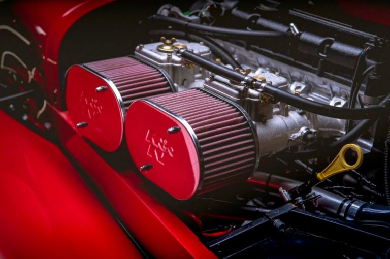 Caterham Super Seven 1600: immagini ufficiali