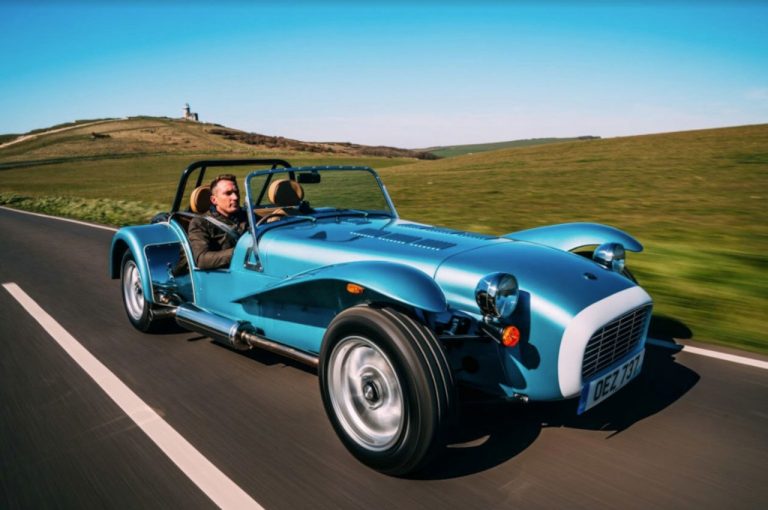 Caterham Super Seven 1600: immagini ufficiali