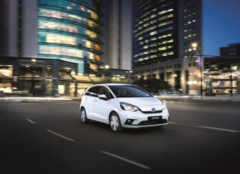 Nuova Honda Jazz Hybrid: immagini ufficiali