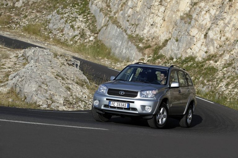 Toyota Rav4: la storia nelle immagini