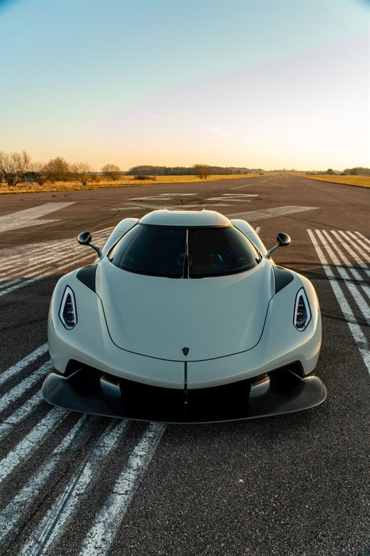 Koenigsegg Jesko Absolut: immagini ufficiali in pista