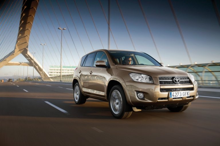 Toyota Rav4: la storia nelle immagini