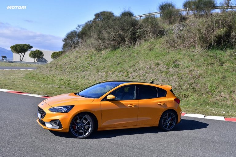 Ford Focus ST: la prova su strada e in pista