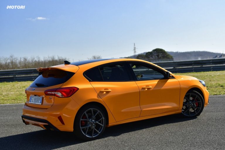Ford Focus ST: la prova su strada e in pista