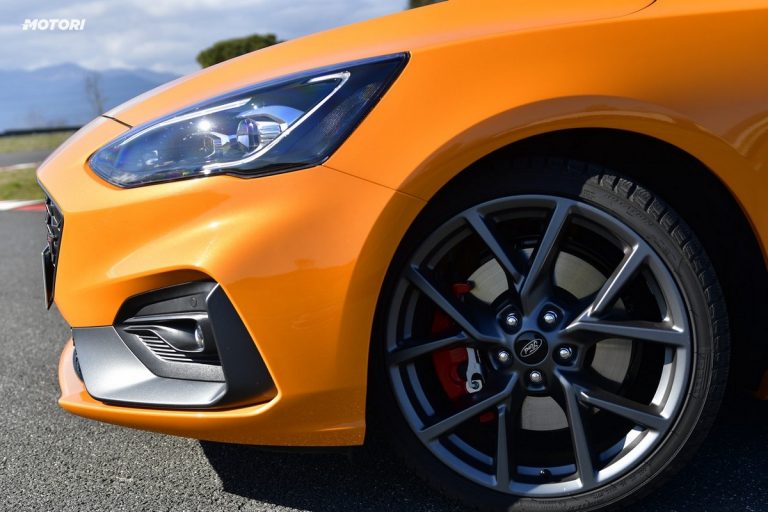 Ford Focus ST: la prova su strada e in pista