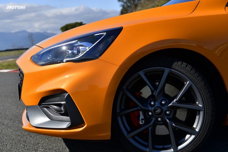 Ford Focus ST: la prova su strada e in pista