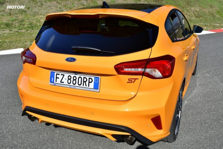 Ford Focus ST: la prova su strada e in pista