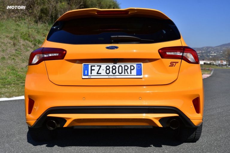 Ford Focus ST: la prova su strada e in pista