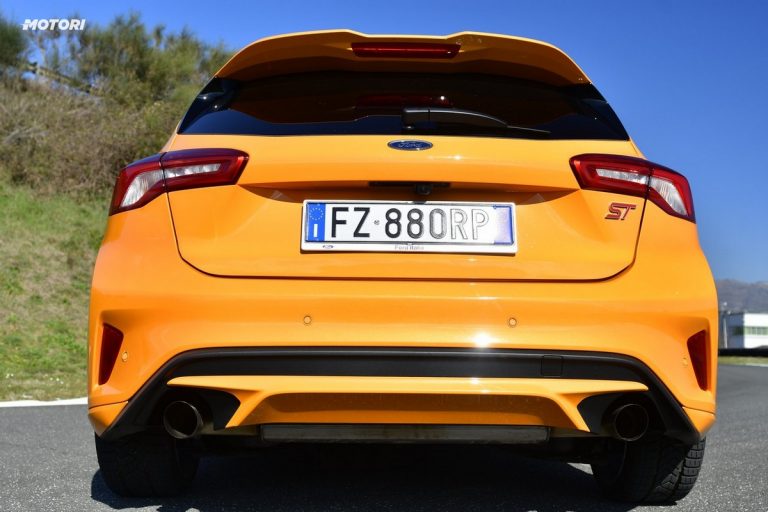 Ford Focus ST: la prova su strada e in pista