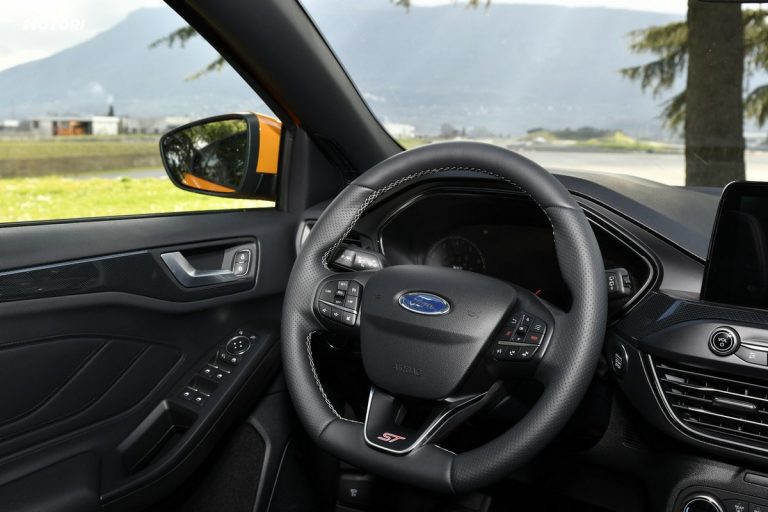 Ford Focus ST: la prova su strada e in pista