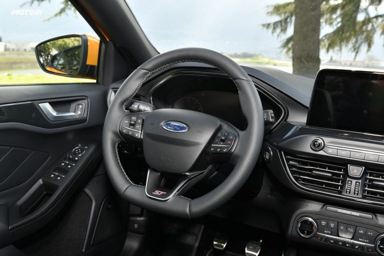 Ford Focus ST: la prova su strada e in pista