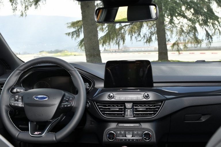 Ford Focus ST: la prova su strada e in pista