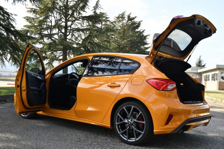 Ford Focus ST: la prova su strada e in pista