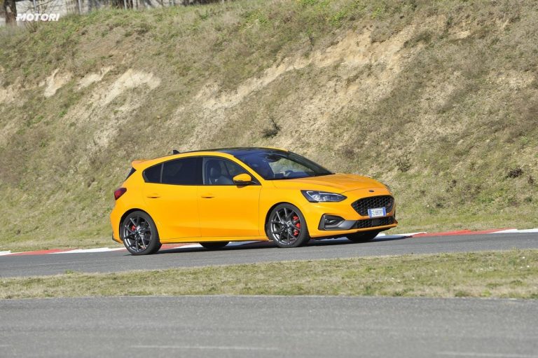 Ford Focus ST: la prova su strada e in pista