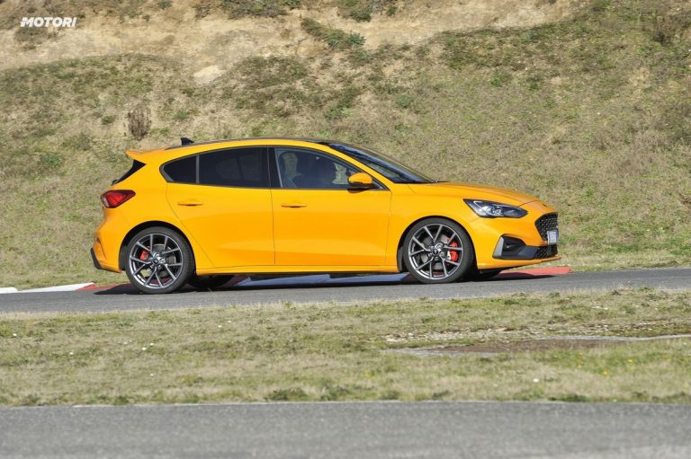 Ford Focus ST: la prova su strada e in pista