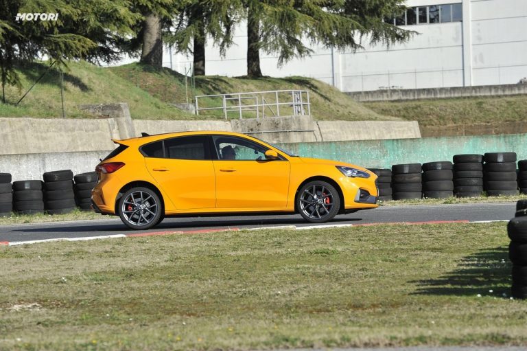 Ford Focus ST: la prova su strada e in pista