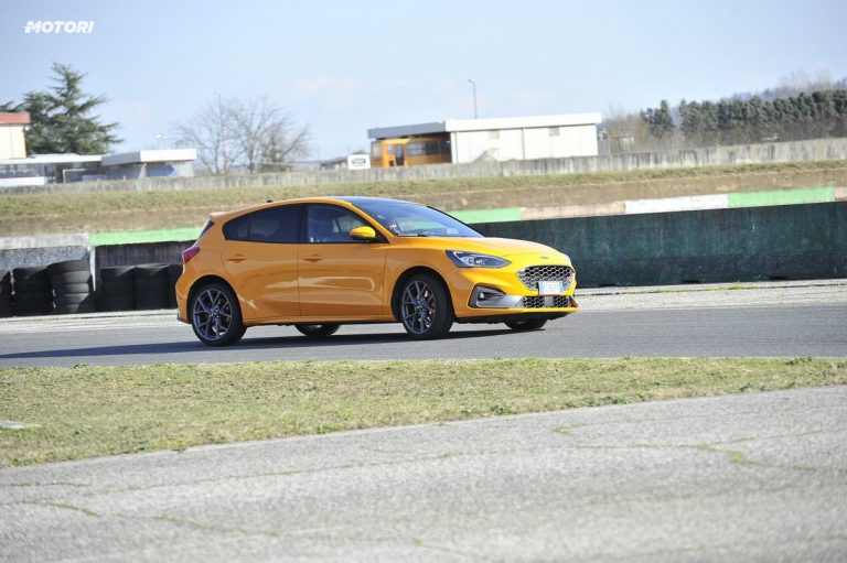 Ford Focus ST: la prova su strada e in pista