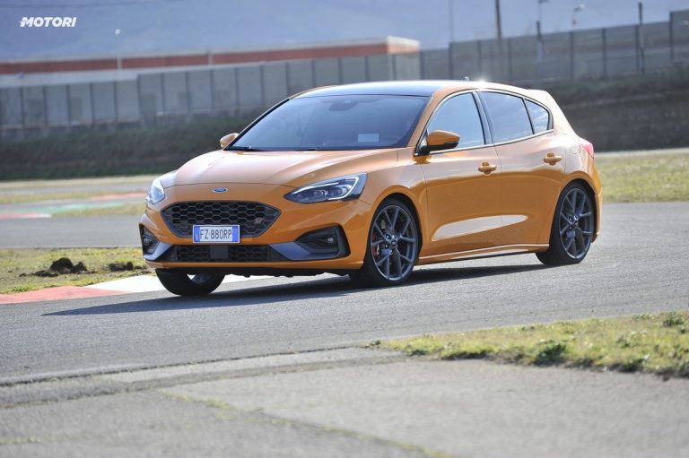 Ford Focus ST: la prova su strada e in pista