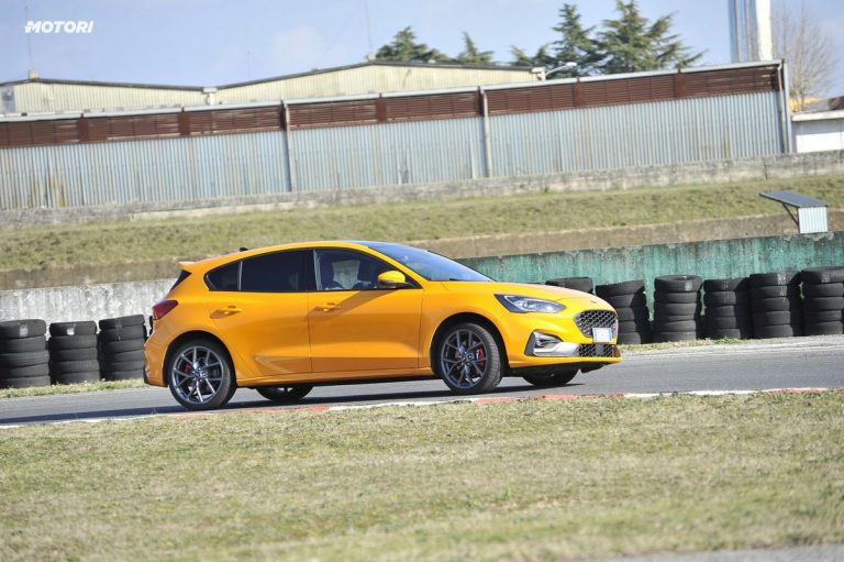 Ford Focus ST: la prova su strada e in pista