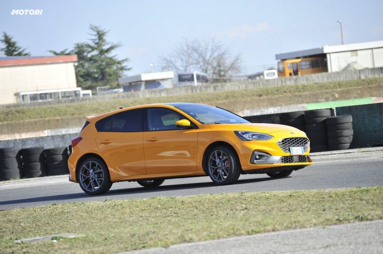 Ford Focus ST: la prova su strada e in pista