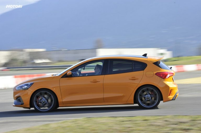 Ford Focus ST: la prova su strada e in pista
