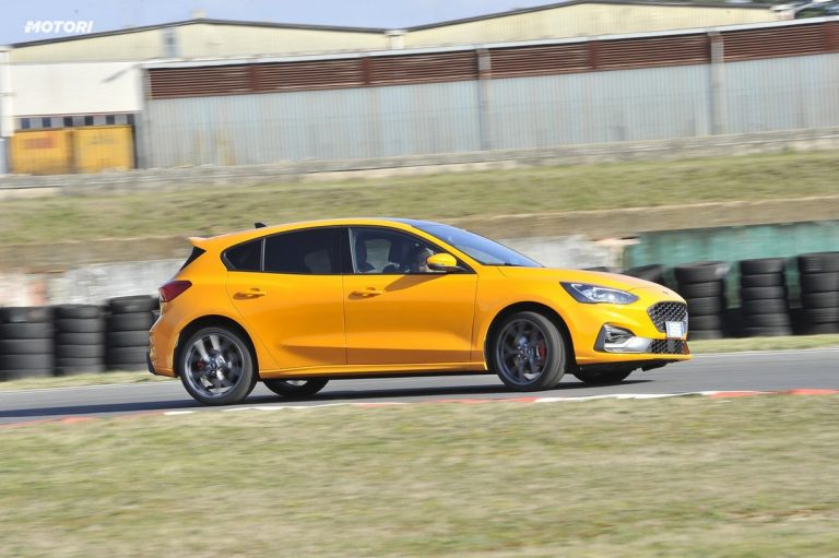 Ford Focus ST: la prova su strada e in pista