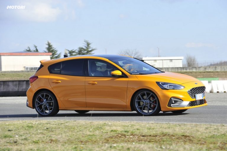 Ford Focus ST: la prova su strada e in pista