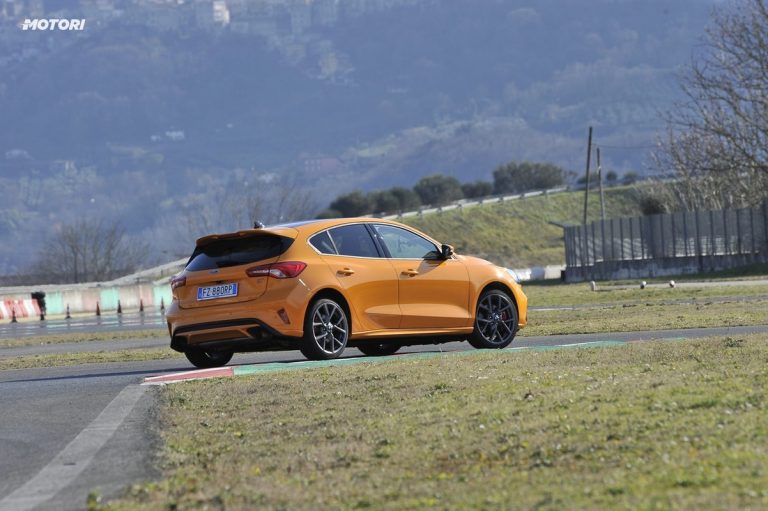 Ford Focus ST: la prova su strada e in pista