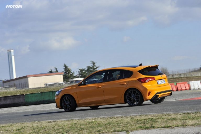 Ford Focus ST: la prova su strada e in pista