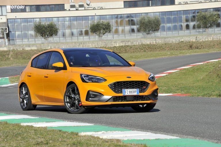 Ford Focus ST: la prova su strada e in pista