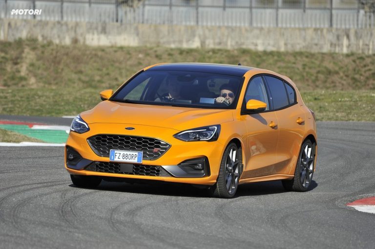 Ford Focus ST: la prova su strada e in pista