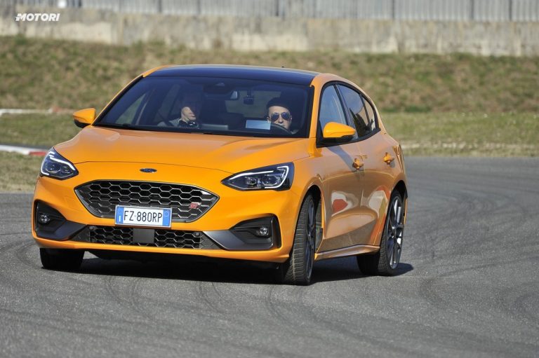 Ford Focus ST: la prova su strada e in pista