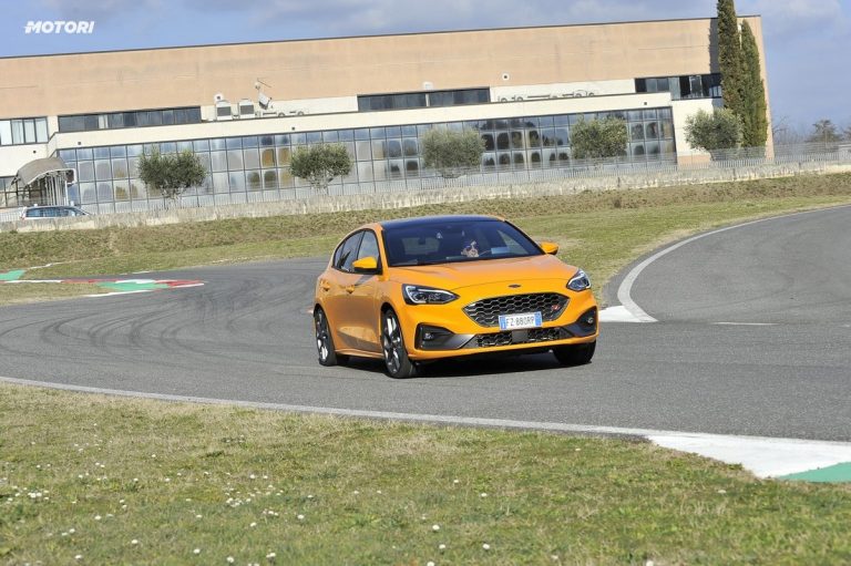 Ford Focus ST: la prova su strada e in pista