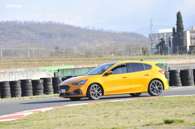 Ford Focus ST: la prova su strada e in pista