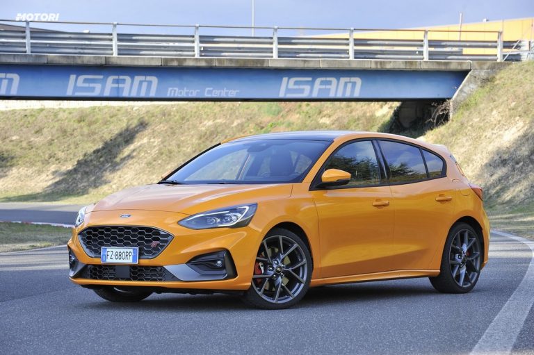 Ford Focus ST: la prova su strada e in pista