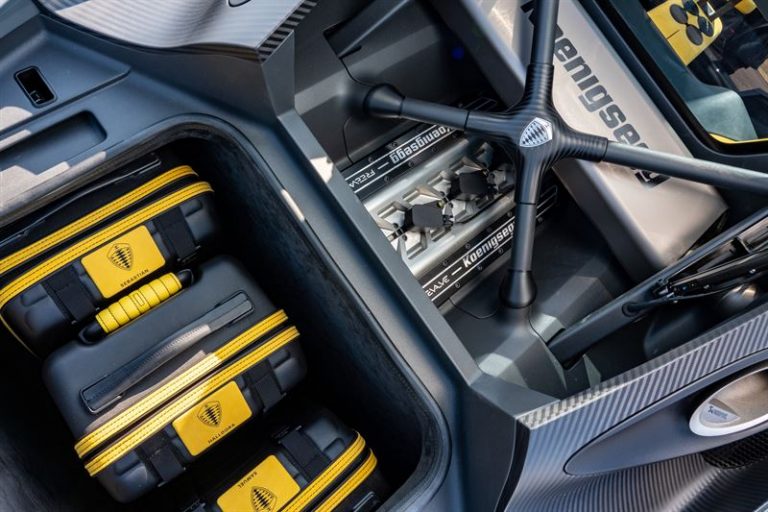 Koenigsegg Gemera: immagini ufficiali in pista