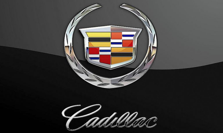 Cadillac CT4-V e CT5-V Blackwing: immagini ufficiali dei test in pista