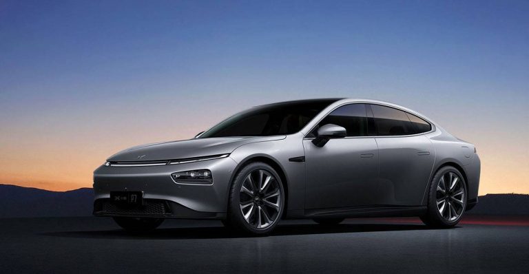 Xpeng P7: immagini ufficiali