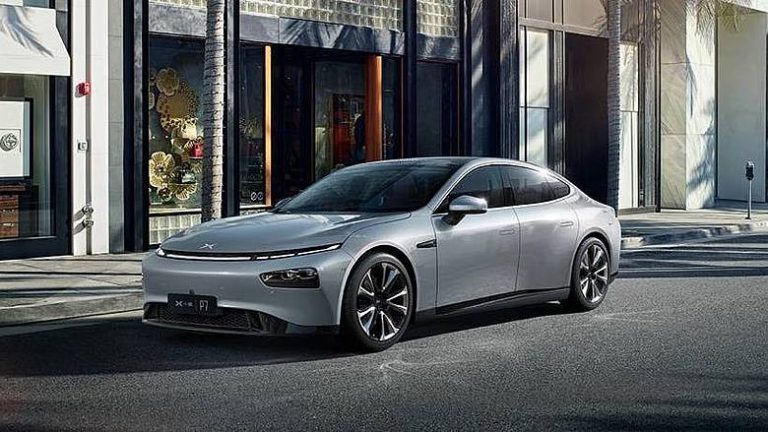 Xpeng P7: immagini ufficiali