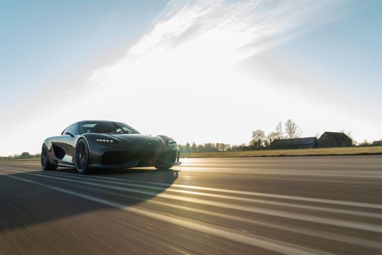 Koenigsegg Gemera: immagini ufficiali in pista