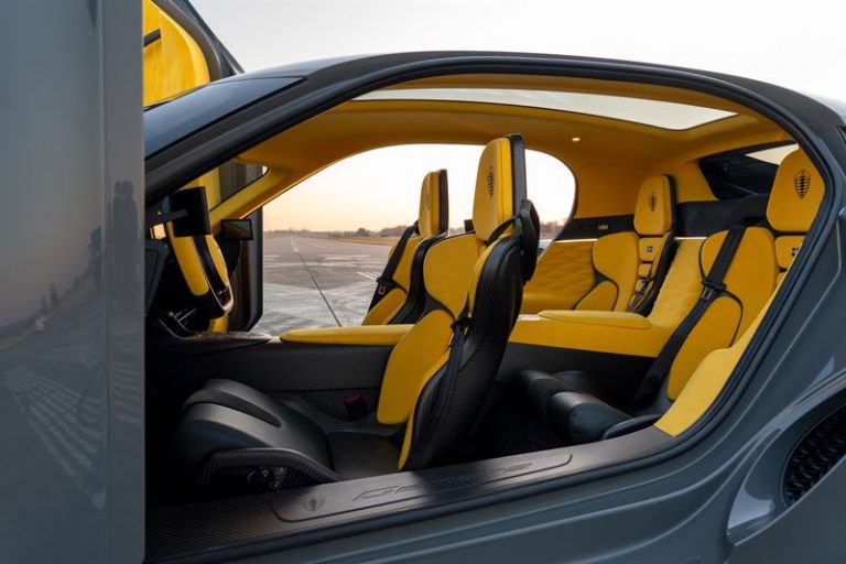 Koenigsegg Gemera: immagini ufficiali in pista