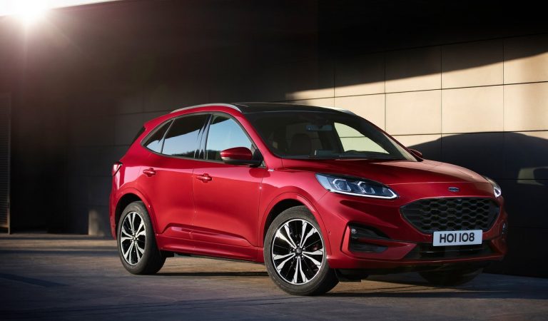 Ford Kuga ibrida plug-in: immagini ufficiali